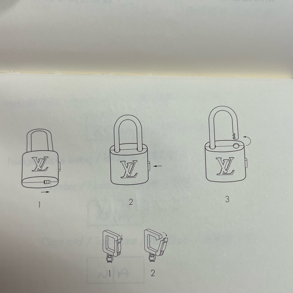 LOUIS VUITTON 2003 18KT GOLD CHARM BRACELET W/ 5 CHARMS - Picture 6 of 14